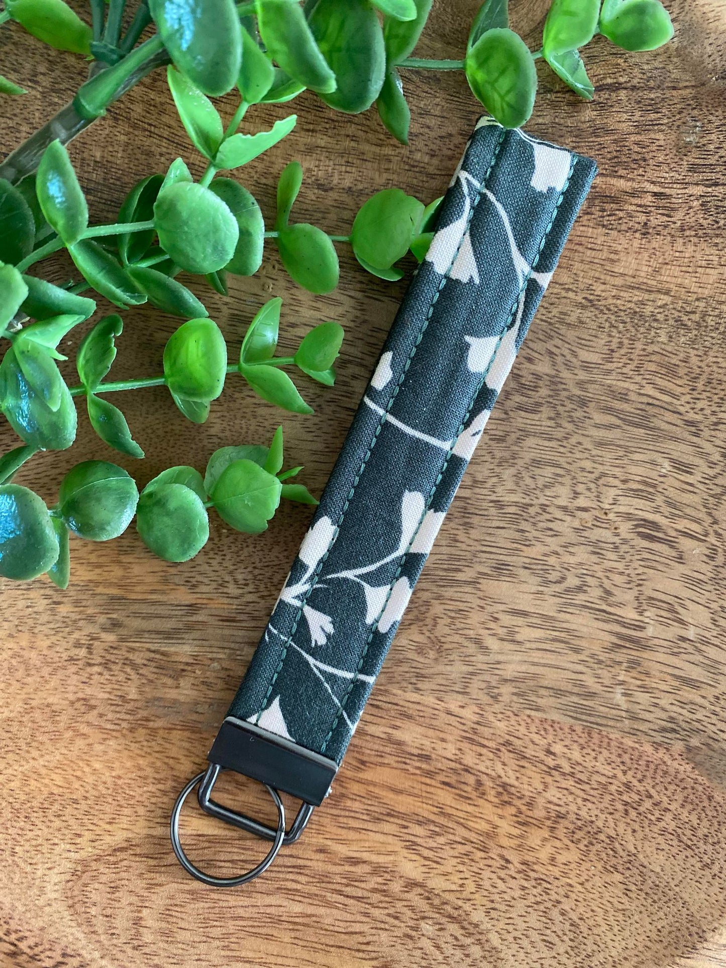 Green Floral Wristlet