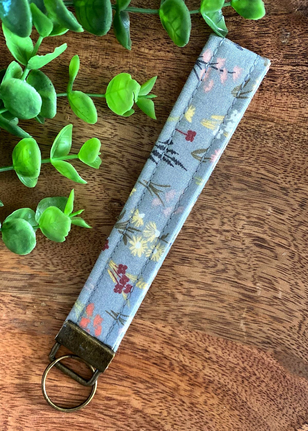 Gray Floral Wristlet